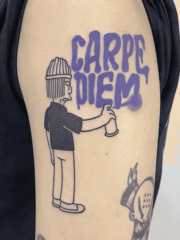 「CARPE DIEM」レタリングタトゥー